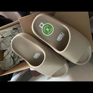 NWT Yeezy Slides